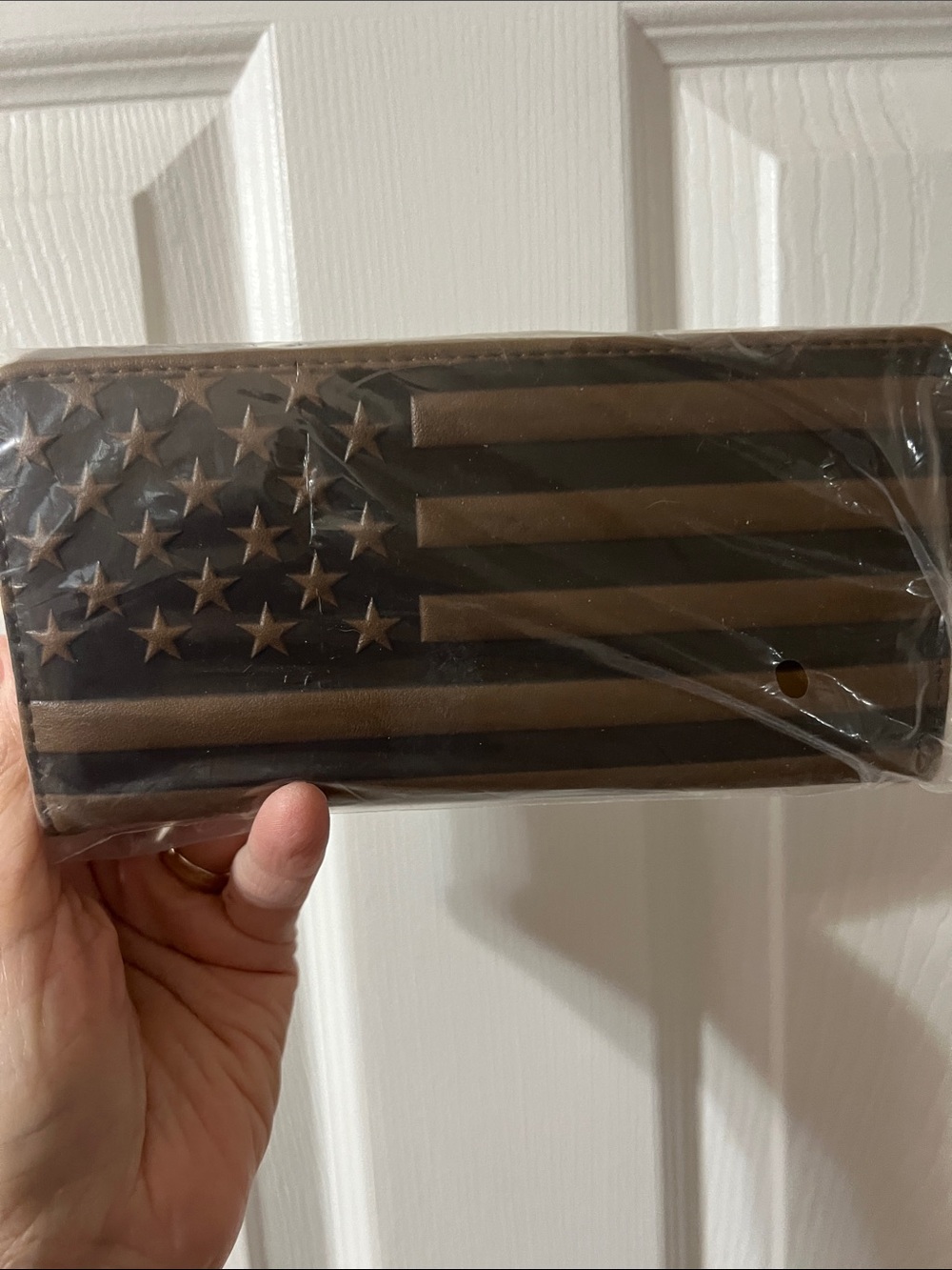 New American Flag Embossed Leather Wallet - Brown & Black